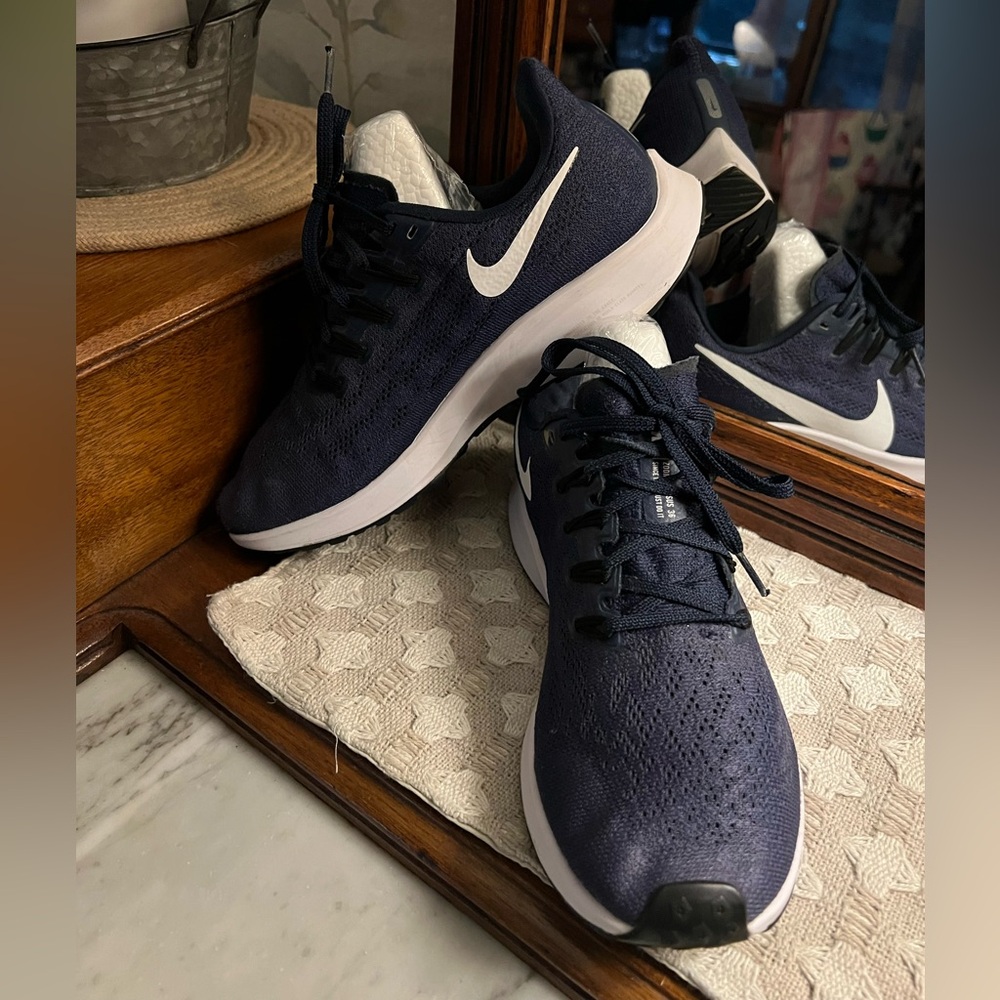 NIKE Air Zoom Pegasus Classic Athletic Casual Sneakers Navy Blue White Wms Sz 7